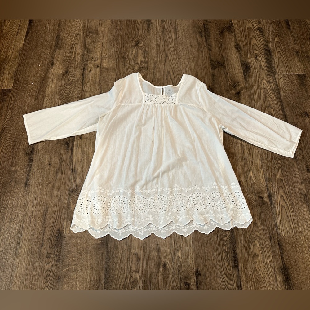 Women's size extra large, St. John's Bay, long sleeved, sheer, white, top.